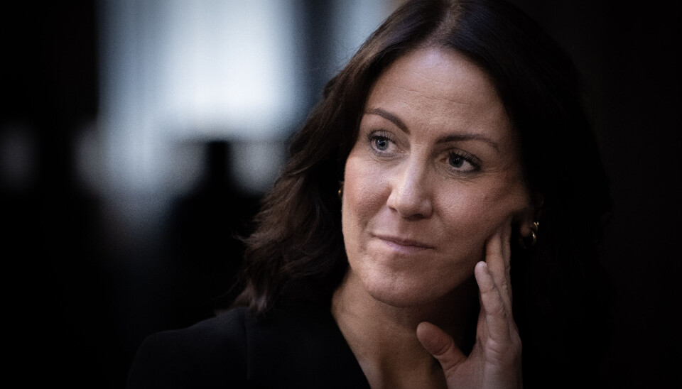 BEKYMRET: – Vi har alle et stort ansvar for å få ned sykefraværet, sier arbeids- og inkluderingsminister Tonje Brenna. Hun er bekymret for nye, høye tall. Portrett.