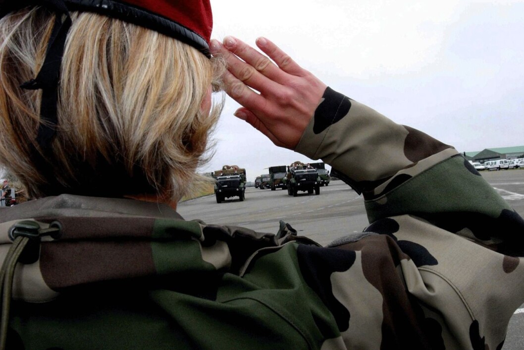 Kvinnelig-soldat-CB563643 Kvinnelig-soldat-CB563643