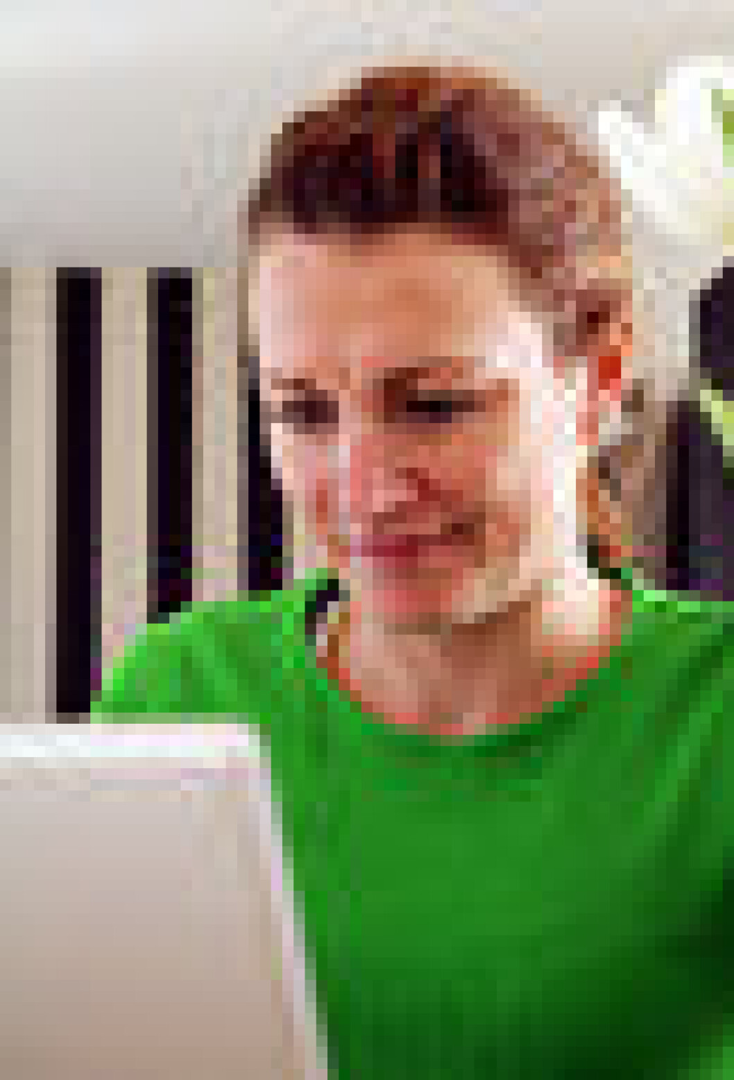 Kvinne_ved_pc_S Kvinne_ved_pc_S
