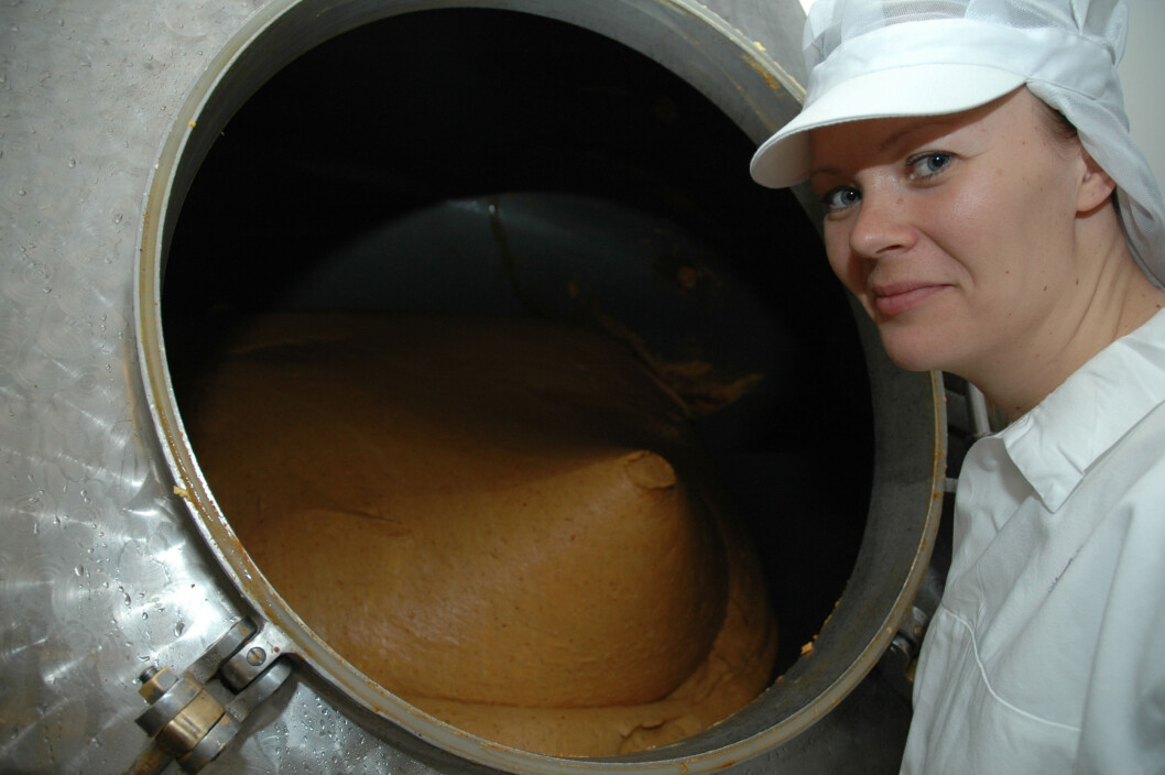 Linda Røysland i aktivitet på meieriet i Setesdal. (Foto: TINE) Linda Røysland i aktivitet på meieriet i Setesdal. (Foto: TINE)