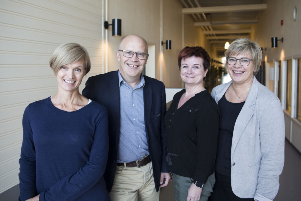 F. v.: ansatterepr Anne Elisabeth Overrein, styreleder Hilmar Olsen i Innherred HMS, Kjersti Kleven, daglig leder i BHT Trondheim, Elisabeth Hollås Bomo, daglig leder Innherred HMS. (Foto: Renate Brønstad, Ofag) F. v.: ansatterepr Anne Elisabeth Overrein, styreleder Hilmar Olsen i Innherred HMS, Kjersti Kleven, daglig leder i BHT Trondheim, Elisabeth Hollås Bomo, daglig leder Innherred HMS. (Foto: Renate Brønstad, Ofag)