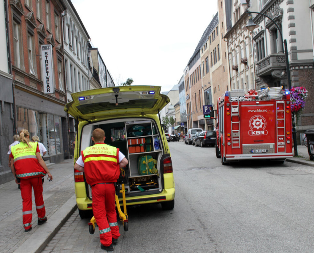 Heller ikke ambulansearbeidere er ukjente med å møte vold og trusler når de utfører jobben sin. (Foto: Jan Tveita) Heller ikke ambulansearbeidere er ukjente med å møte vold og trusler når de utfører jobben sin. (Foto: Jan Tveita)