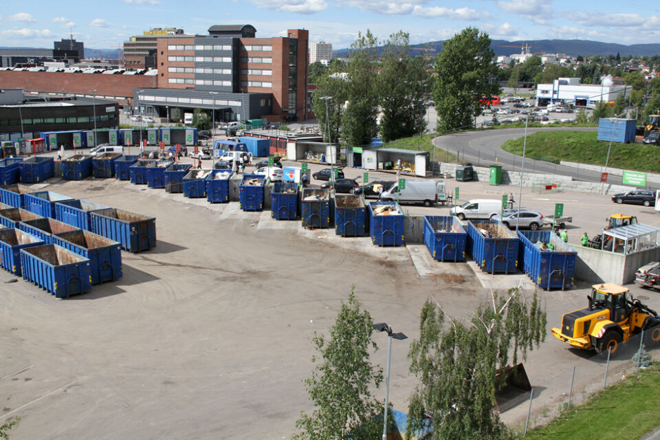 Bedrifter som håndterer avfall kan vente besøk av tilsynsetatene i april. Bildet er fra gjenvinningsstasjonen på Haraldrud i Oslo. (Foto: Jan Tveita) Bedrifter som håndterer avfall kan vente besøk av tilsynsetatene i april. Bildet er fra gjenvinningsstasjonen på Haraldrud i Oslo. (Foto: Jan Tveita)