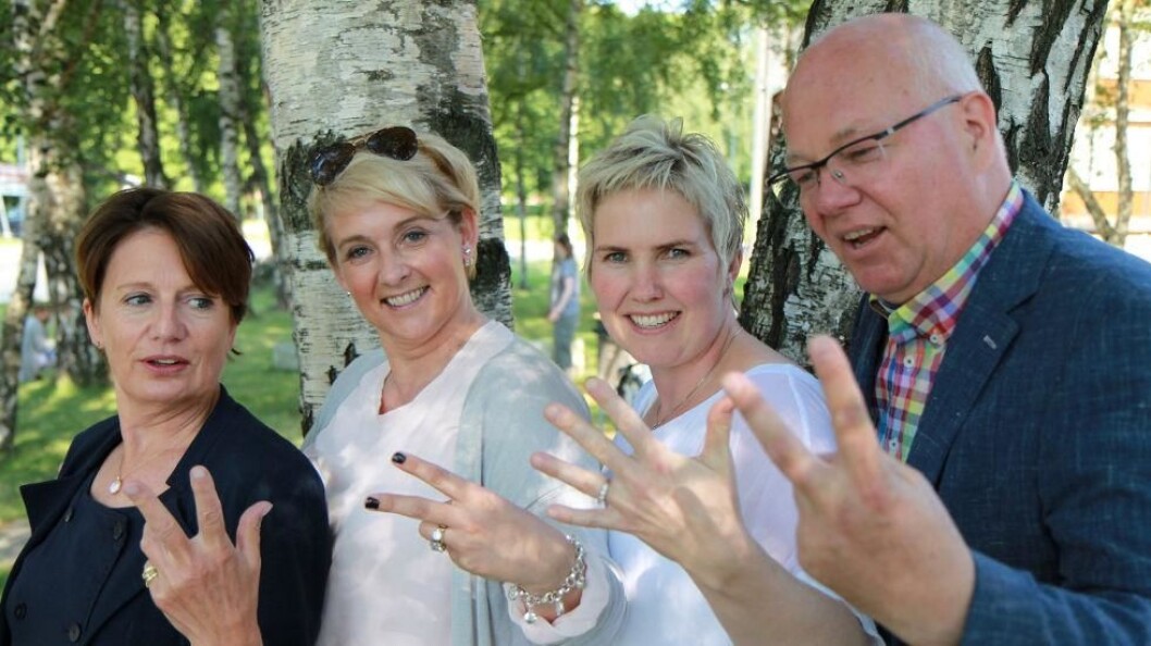 Sunne henders prosjektgruppe har bestått av Kirsti Stockland (NHO SH), Trude Hov Sørensen (Raise Gruppen), Marianne Knapstad (BB Service-Systemer) og Tore Herseth Barlo (NHO SH). (Foto: Baard Fiksdal) Sunne henders prosjektgruppe har bestått av Kirsti Stockland (NHO SH), Trude Hov Sørensen (Raise Gruppen), Marianne Knapstad (BB Service-Systemer) og Tore Herseth Barlo (NHO SH). (Foto: Baard Fiksdal)