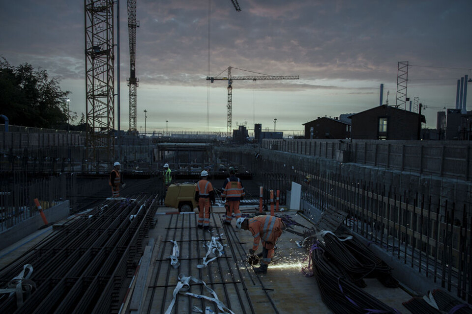 Dårlig belysning på byggeplassen øker risikoen for ulykker. Du risikerer også å få Arbeidstilsynet på besøk. (Foto: Claus Kunckel) Dårlig belysning på byggeplassen øker risikoen for ulykker. Du risikerer også å få Arbeidstilsynet på besøk. (Foto: Claus Kunckel)