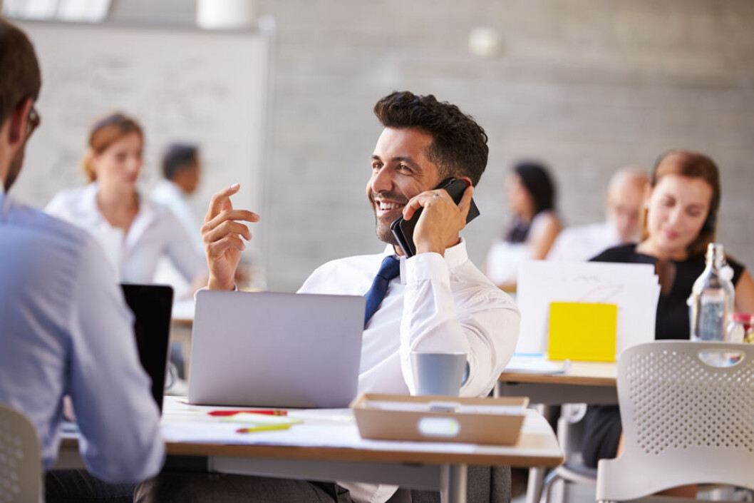 Høylytt telefonprat forstyrrer mest på kontoret. (Illustrasjonsfoto: Colourbox.com) Høylytt telefonprat forstyrrer mest på kontoret. (Illustrasjonsfoto: Colourbox.com)