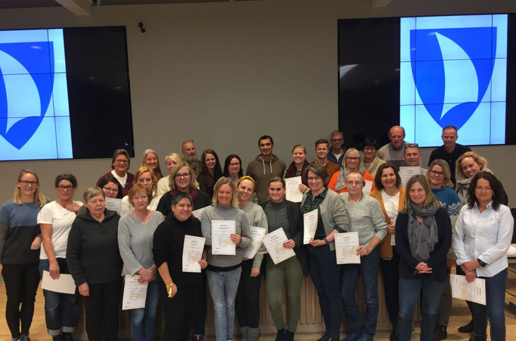 Deltakerne på arbeidsmiljøkurset i Færder fotografert siste kursdag. (Foto: Færder kommune) Deltakerne på arbeidsmiljøkurset i Færder fotografert siste kursdag. (Foto: Færder kommune)