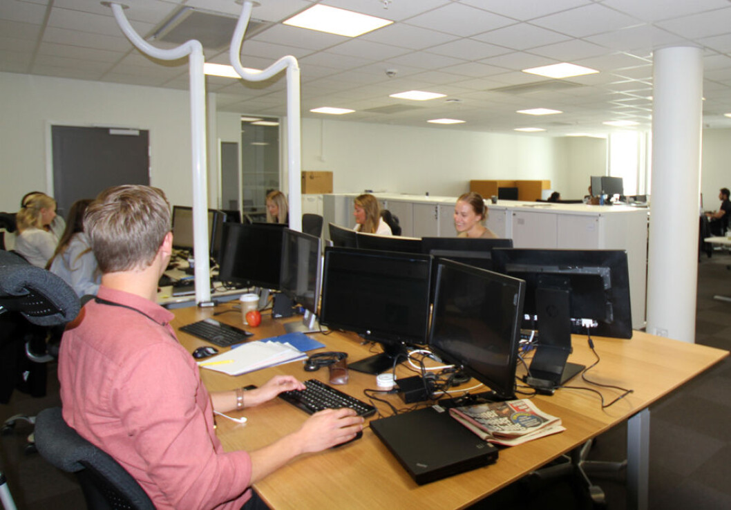 Uavbrutt stillesittende arbeid i timevis er ikke bra for hlsen. (Illustrasjonsfoto) Uavbrutt stillesittende arbeid i timevis er ikke bra for hlsen. (Illustrasjonsfoto)