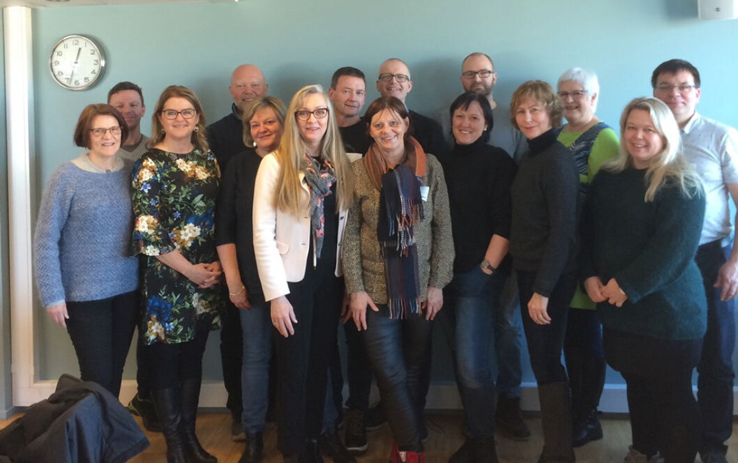 Fra stiftelsesmøtet til Bedriftshelsetjenestens bransjeforening. Mary Engh-Johansen foran til venstre på bildet. (Foto: Privat) Fra stiftelsesmøtet til Bedriftshelsetjenestens bransjeforening. Mary Engh-Johansen foran til venstre på bildet. (Foto: Privat)
