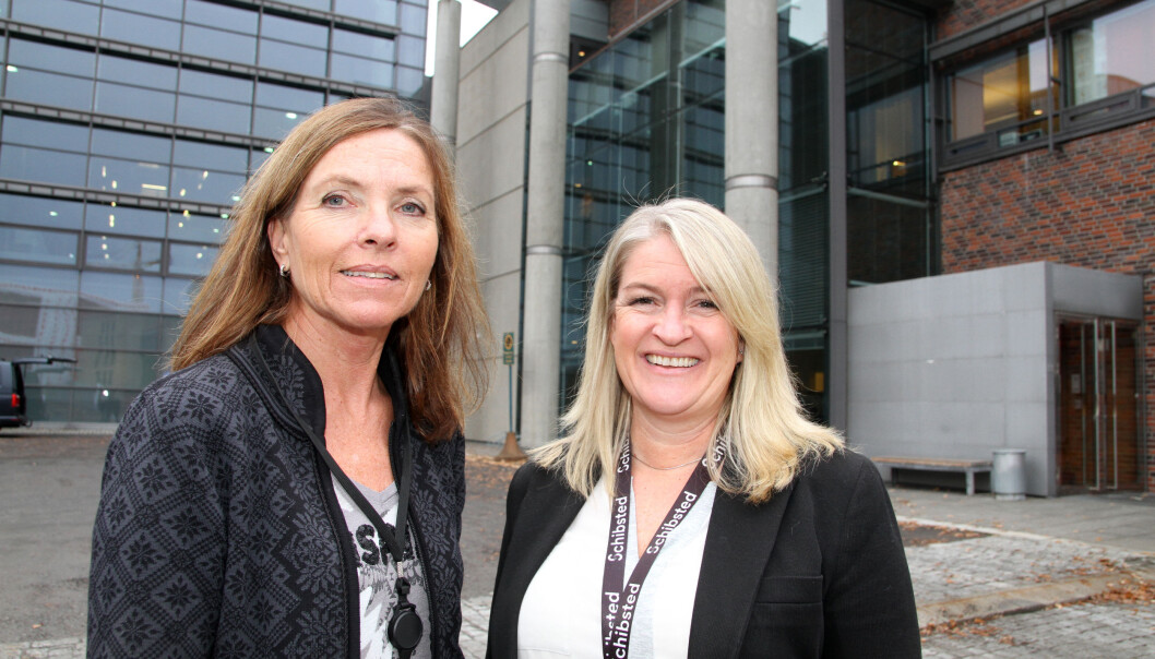 F. v: produksjonssjef Anette Birkelund og HR-leder Charlotte Hellgren i Schibsted Trykk gjør ledere av bedriftens ansatte. F. v: produksjonssjef Anette Birkelund og HR-leder Charlotte Hellgren i Schibsted Trykk gjør ledere av bedriftens ansatte.