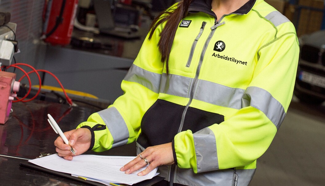 Arbeidstilsynet har gjennomført mer enn 500 tilsyn med ivaretakelse av smittevern ved norske arbeidsplasser siden midten av november. Arbeidstilsynet har gjennomført mer enn 500 tilsyn med ivaretakelse av smittevern ved norske arbeidsplasser siden midten av november.