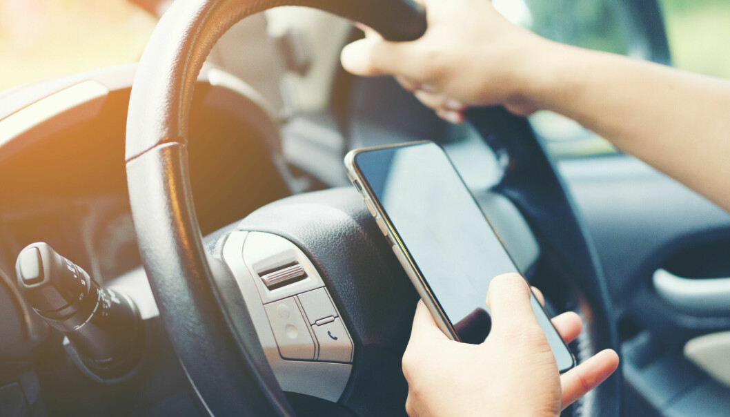 Totalt sett har mobilbruken bak rattet blitt redusert med over 10 prosent fra 2020 til 2021.