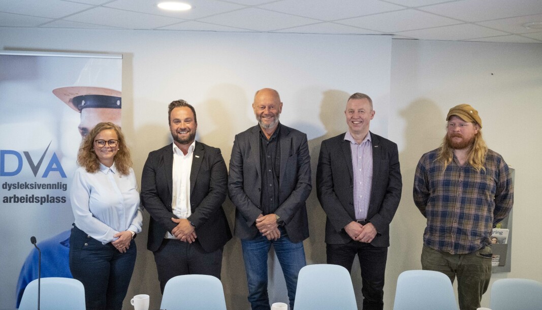 F.v.: Rita Lie, fagleder, Dysleksi Norge, Cay Nordhaug, arbeidsutvalgsmedlem, Industri Energi, Stein Lier-Hansen, administrerende direktør, Norsk Industri, Frode Alfheim, forbundsleder, Industri Energi, Erlend Havnås, coach, Glencore Nikkelverk. F.v.: Rita Lie, fagleder, Dysleksi Norge, Cay Nordhaug, arbeidsutvalgsmedlem, Industri Energi, Stein Lier-Hansen, administrerende direktør, Norsk Industri, Frode Alfheim, forbundsleder, Industri Energi, Erlend Havnås, coach, Glencore Nikkelverk.