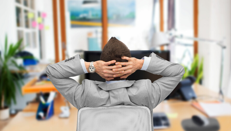 Folk som sitter for mye på jobb, rapporterer om mer stress og flere helseplager.