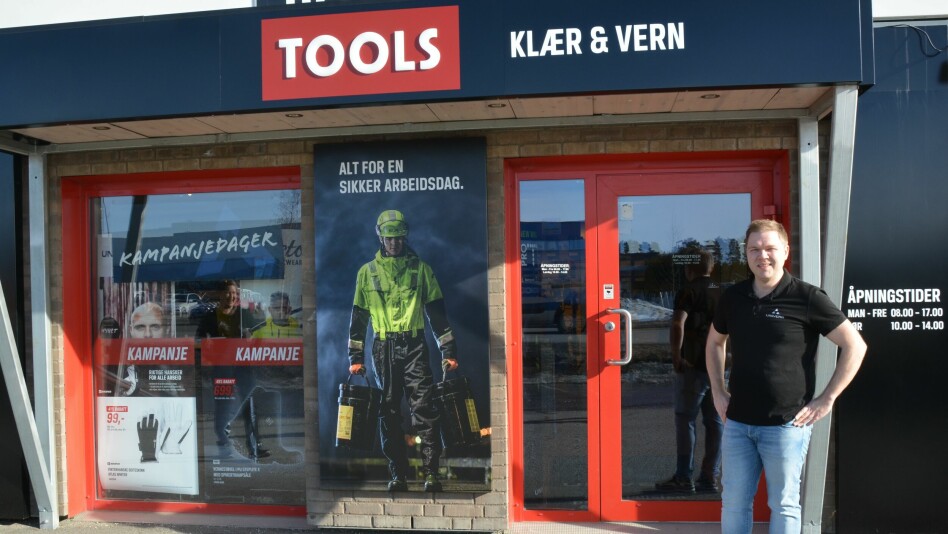 Butikksjef Karl Christian Hogstad og TOOLS Klær & Vern flytter inn i lokalene til Tools Jessheim.